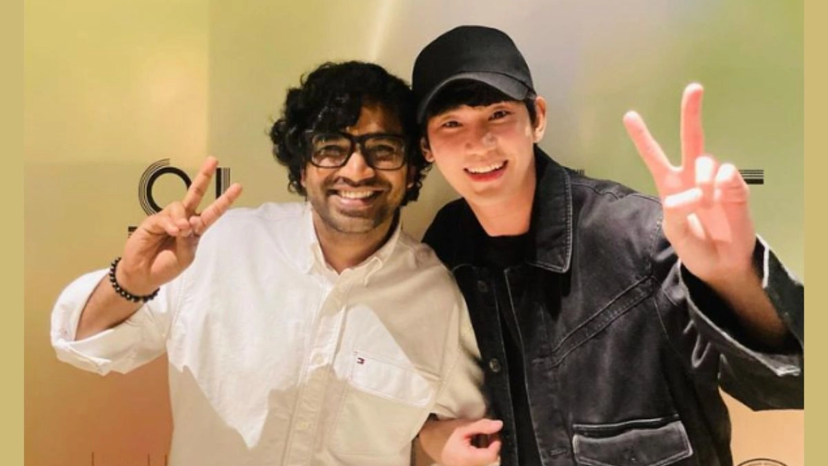 squid-game-anupam-tripathi-poses-with-queen-of-tears-star-kim-soo-hyun-sending-indian-fans-in-frenzy-photo